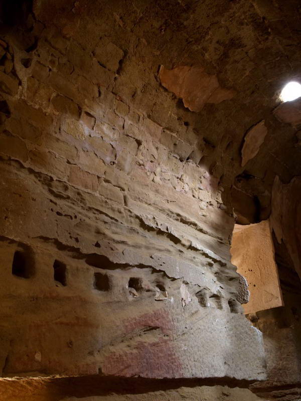 MURO DEL LADO OESTE: MECHINALES Y ARRANQUE DE LA BVEDA DE SILLARES